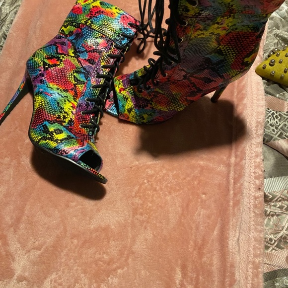 multicolor snake print bootie stiletto’s - Picture 2 of 2